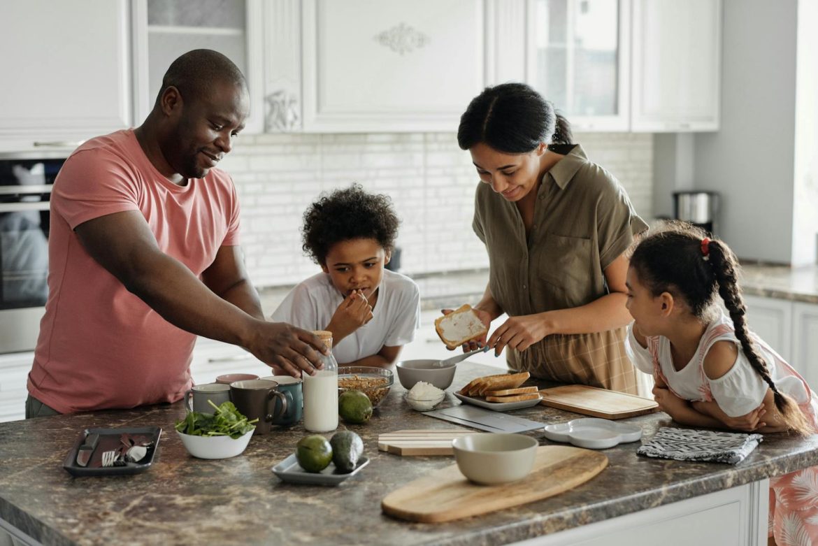 Photo by August de Richelieu Joyful Family